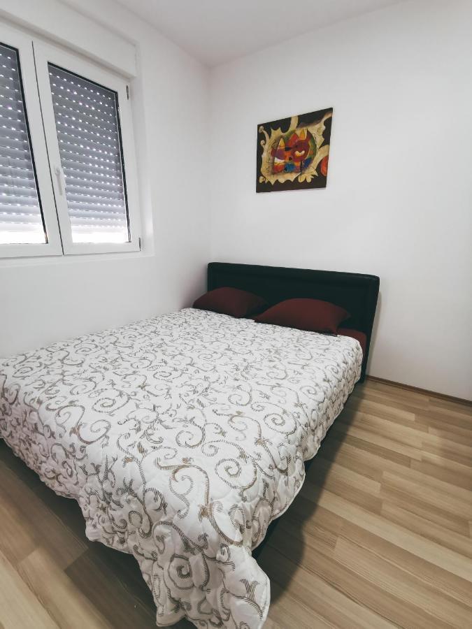 Cozy Corner Apartments - Free Parking & Wi-Fi Чуприя Экстерьер фото