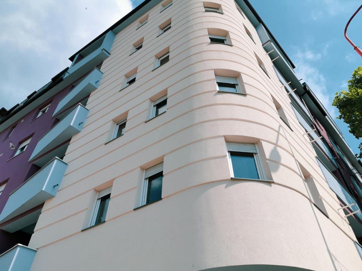 Cozy Corner Apartments - Free Parking & Wi-Fi Чуприя Экстерьер фото