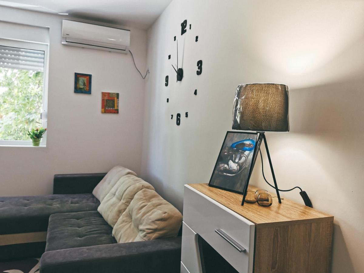 Cozy Corner Apartments - Free Parking & Wi-Fi Чуприя Экстерьер фото