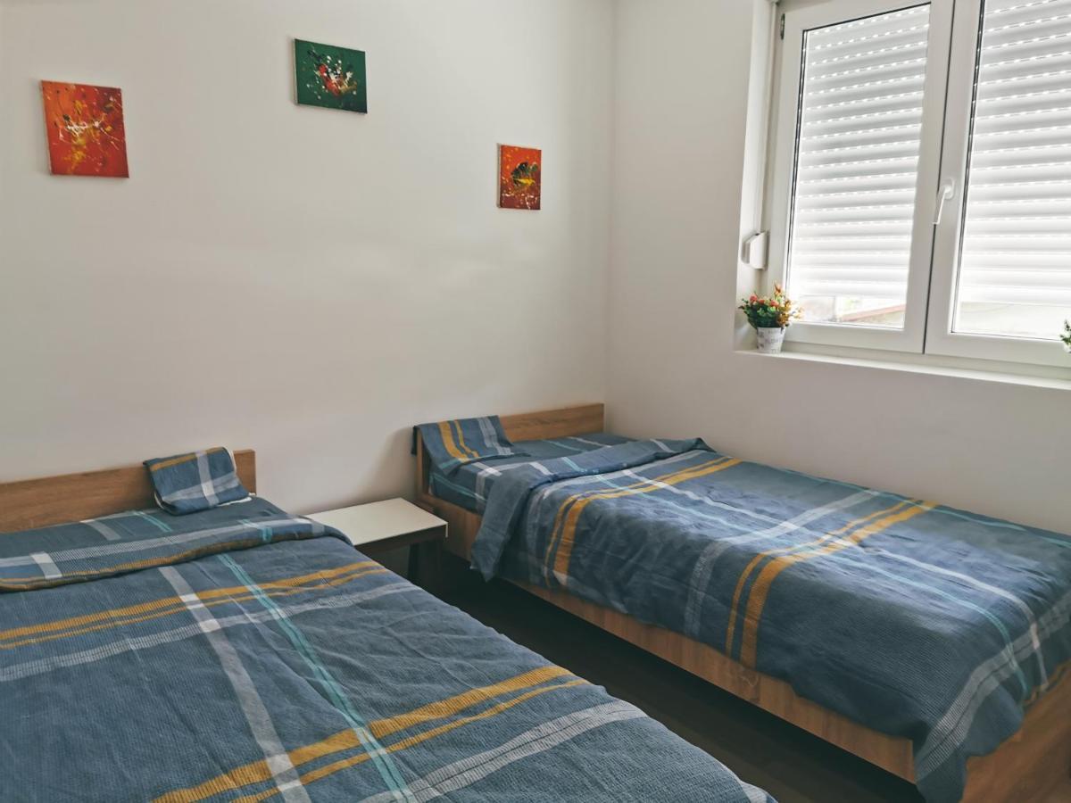 Cozy Corner Apartments - Free Parking & Wi-Fi Чуприя Экстерьер фото